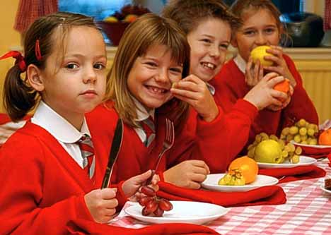 Ευρωπαϊκή εκστρατεία για την κατανάλωση γάλακτος και φρούτων στα σχολεία