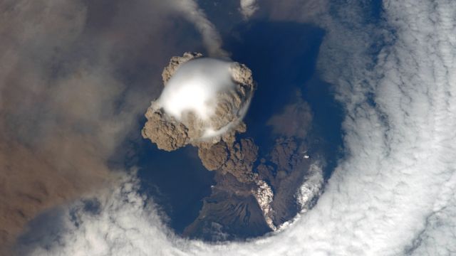 Βίντεο της ΝASA δείχνει έκρηξη ηφαιστείου από το Διάστημα