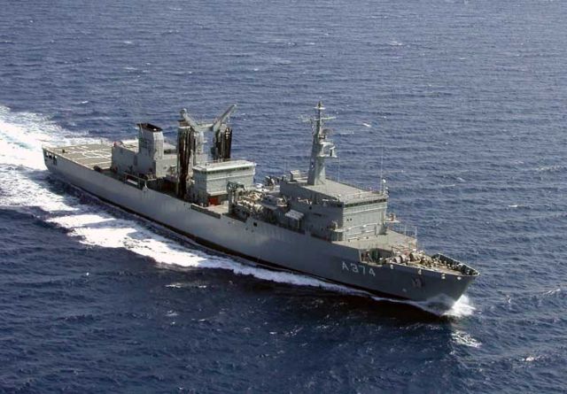 Και πλοία του Πολεμικού Ναυτικού στην Κεφαλονιά για τους σεισμόπληκτους
