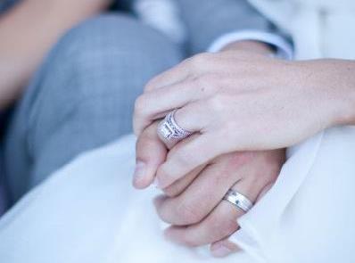 Γιατί δεν φοράμε τη βέρα μας;