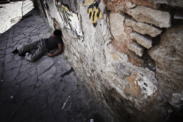 Ι.Χατζησταύρου: Φωτογραφικό οδοιπορικό στα στέκια των ναρκωτικών