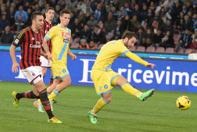 Η Νάπολι με σούπερ Ιγκουαϊν… κατατρόπωσε τη Μίλαν