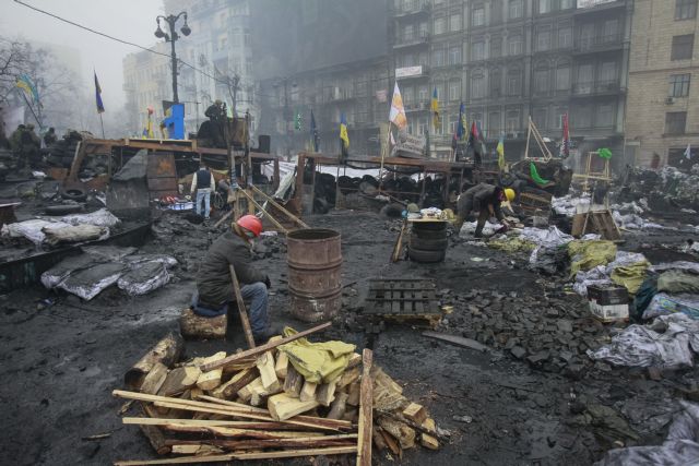 Σε κυβέρνηση ευρείας συμμετοχής καλεί η ΕΕ την Ουκρανία, «έτοιμοι να δράσουμε»