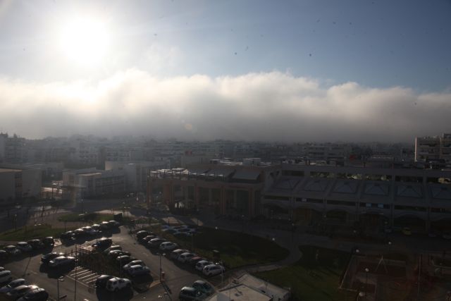 Ασυνήθιστη ομίχλη κάλυψε τη νότια Αττική