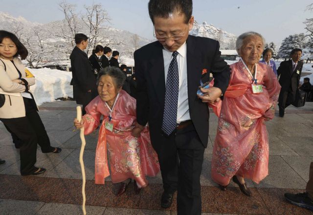 Επανενώθηκαν οικογένειες που είχε χωρίσει ο πόλεμος της Κορέας