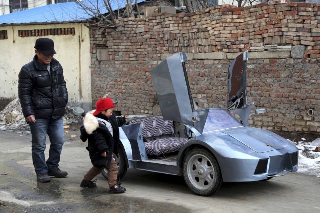 Τρομερός παππούς κατασκευάζει Λαμποργκίνι για τον εγγονό του