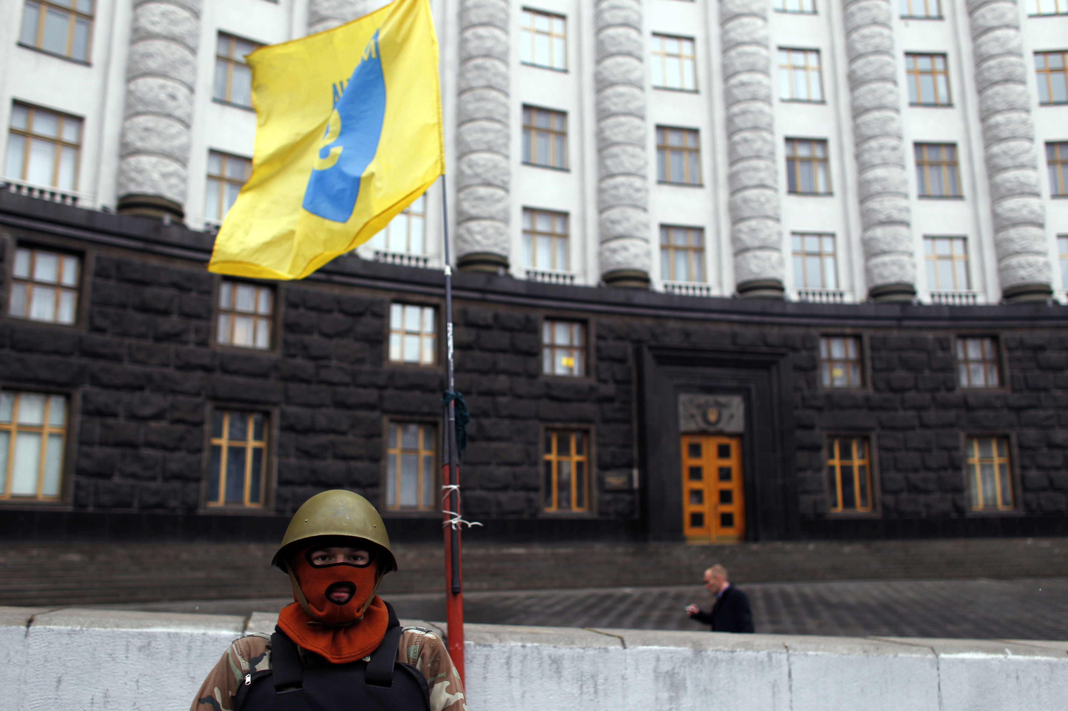 Κίεβο: Διήμερη διορία για νέα κυβέρνηση, εντάλματα σύλληψης αξιωματούχων