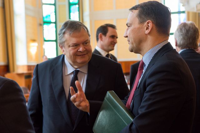 Διεθνή διάσκεψη για αποφυγή χρεοκοπίας της Ουκρανίας ζητεί ο Βενιζέλος