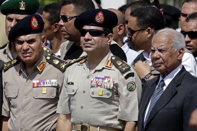 Παραμένουν ορισμένοι υπουργοί στη νέα αιγυπτιακή κυβέρνηση -ίσως κι ο Σίσι