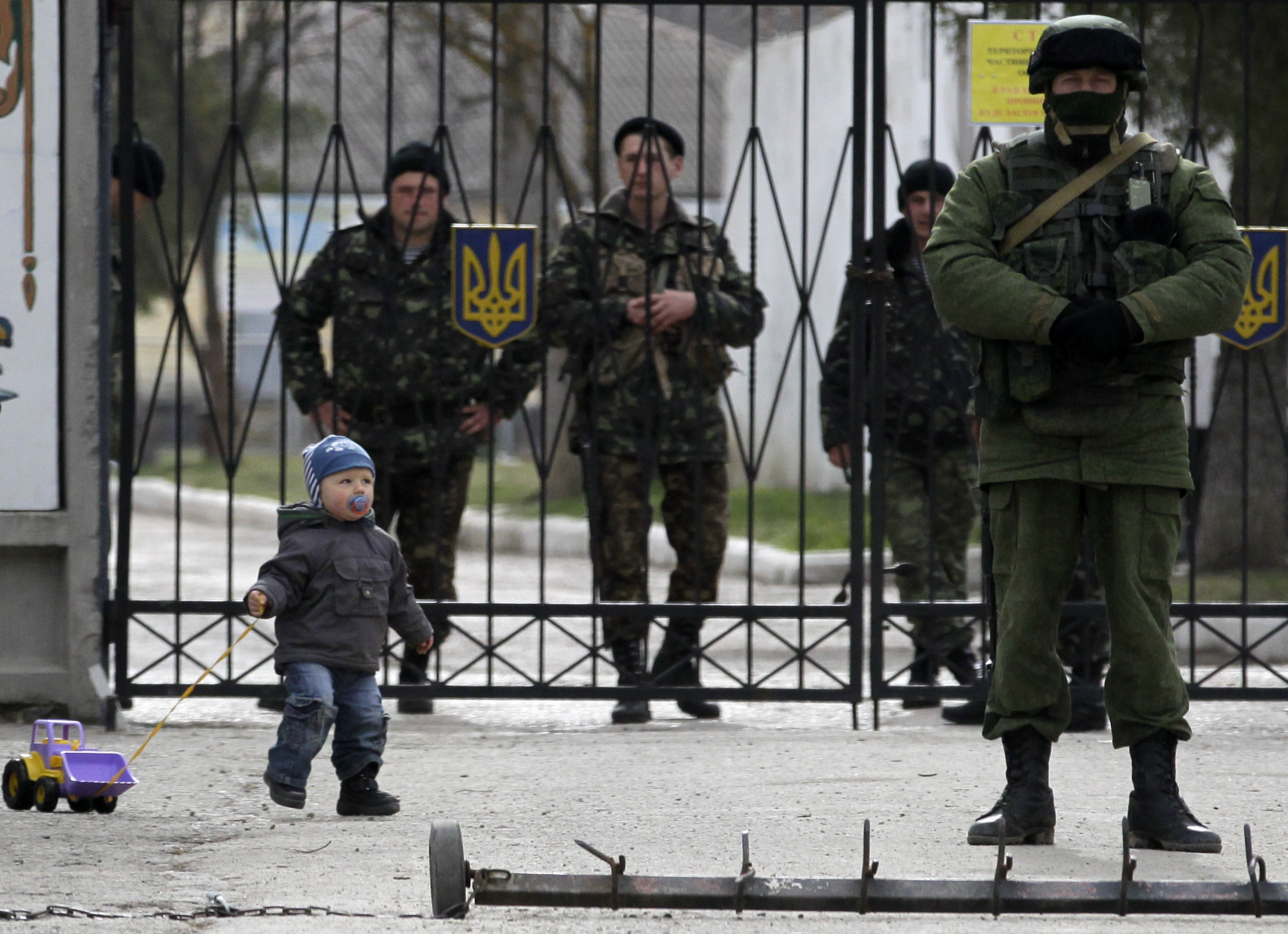 Παρ' ολίγον θερμό επεισόδιο μεταξύ ρώσων και ουκρανών στρατιωτών