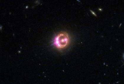 Μαύρη τρύπα περιστρέφεται με τη μισή ταχύτητα του φωτός