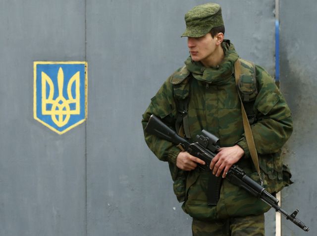 Ρώσοι κατέλαβαν ουκρανική στρατιωτική βάση στη Σεβαστούπολη