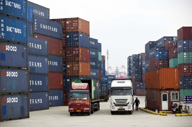 «Βουτιά» 18,1% στις κινεζικές εξαγωγές τον Φεβρουάριο