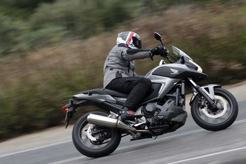 Honda NC750X DCT ABS: Η τέχνη της ομαλότητας