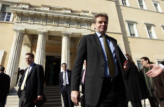 Ο Τόμσεν αποφασίζει για τον αριθμό των δόσεων του ΔΝΤ