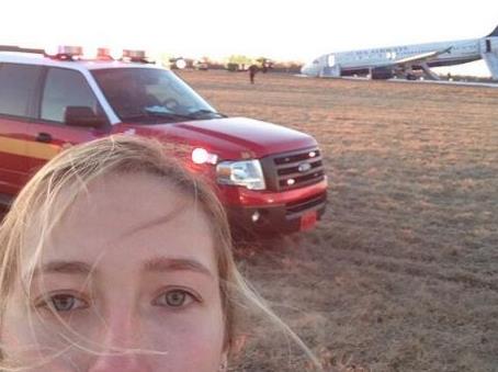 Ούτε μια αεροπορική περιπέτεια μπορεί να ματαιώσει μια «selfie»