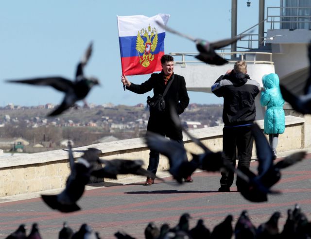 Ρήγμα μεταξύ Δύσης και Μόσχας λόγω Κριμαίας, νέες κυρώσεις από ΕΕ και ΗΠΑ