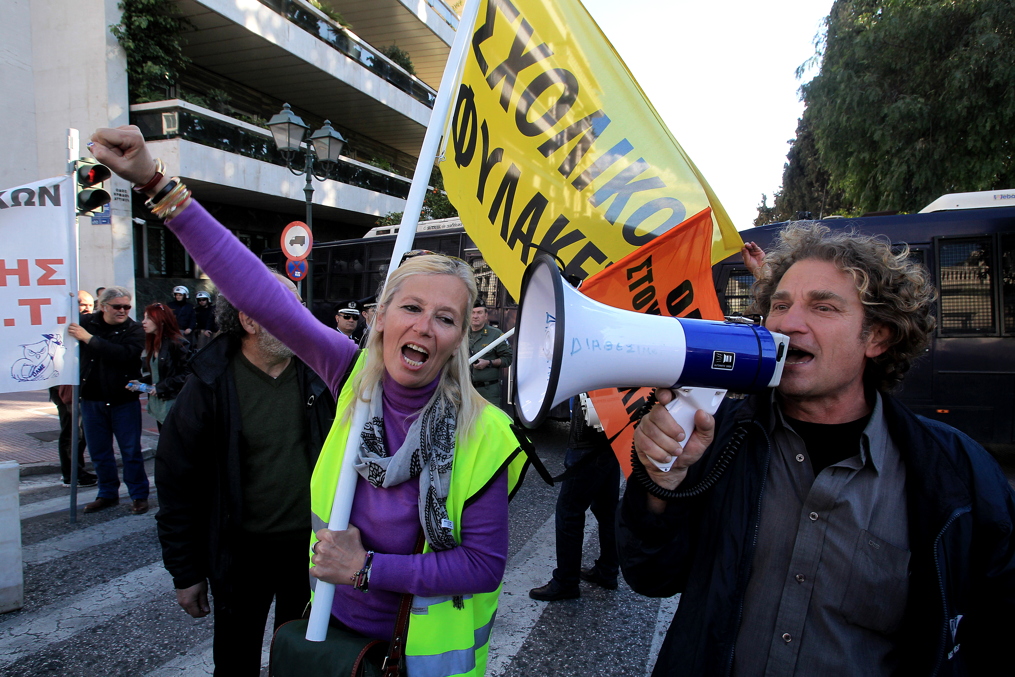 Δικαστική δικαίωση για σχολικούς φύλακες σε καθεστώς διαθεσιμότητας