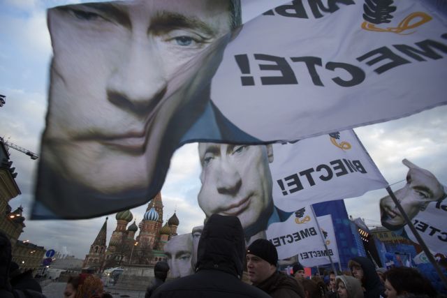 Ο «παντοδύναμος» Πούτιν και η ρωσική προπαγάνδα για την Κριμαία