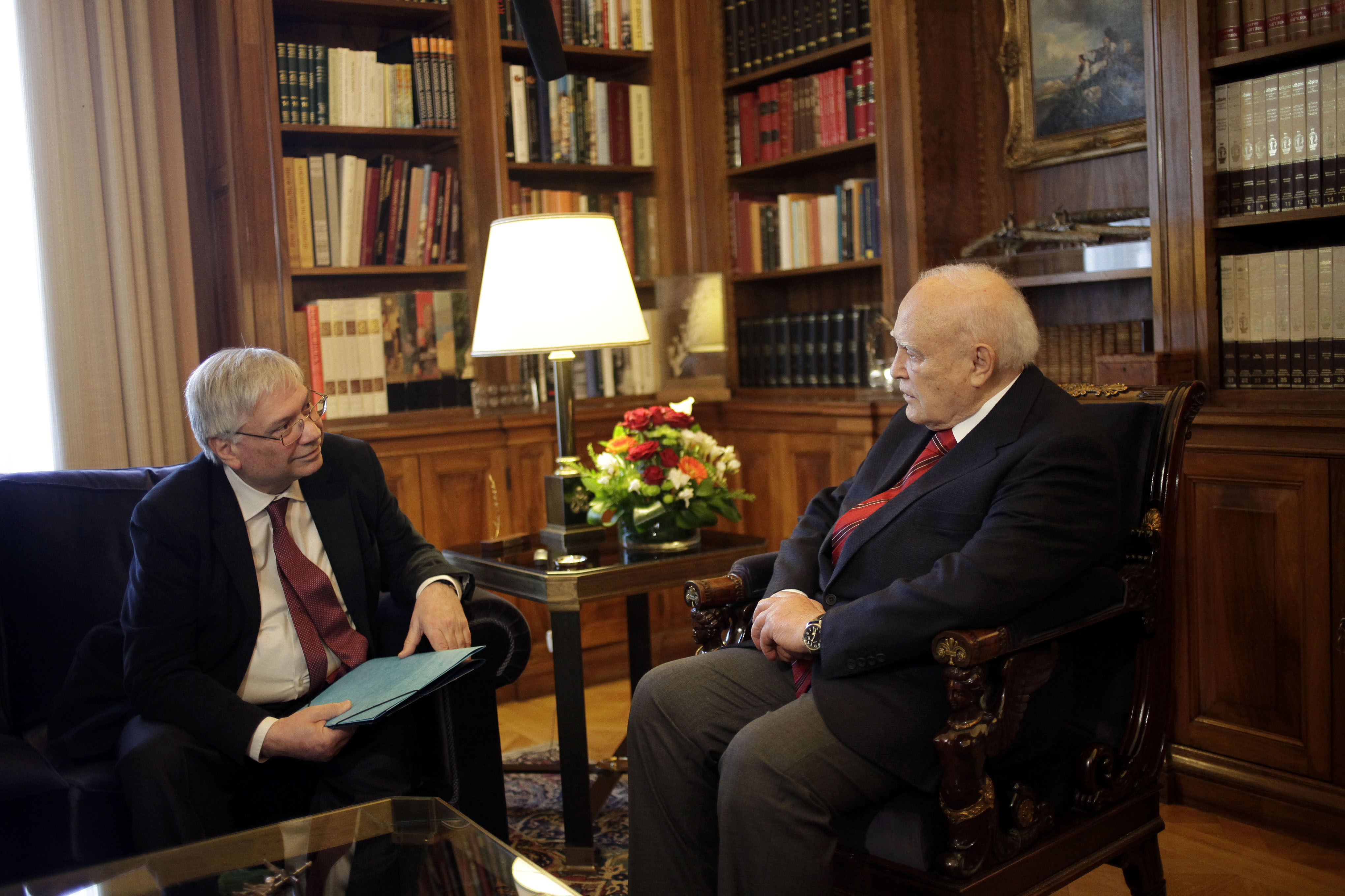 Για τις γερμανικές αποζημιώσεις ενημερώθηκε ο Κ.Παπούλιας