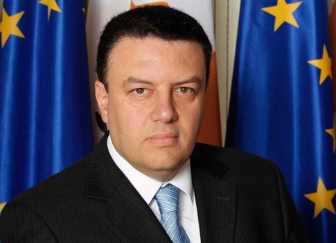 Σε επείγουσα επέμβαση υποβλήθηκε ο κύπριος υπουργός Άμυνας