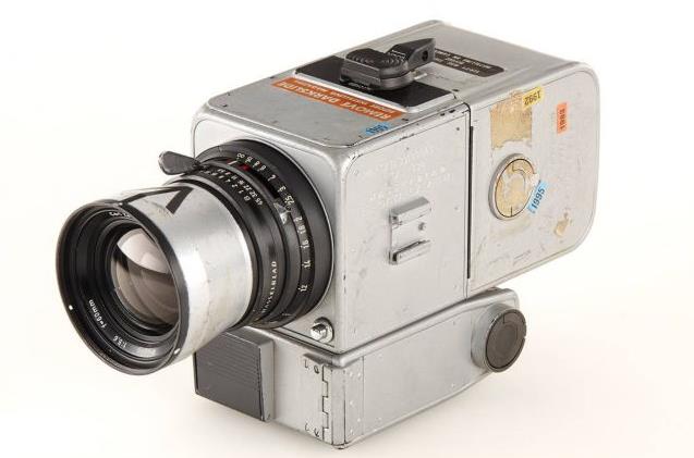 Μισό εκατ. ευρώ για τη μόνη φωτογραφική μηχανή που γύρισε από τη Σελήνη