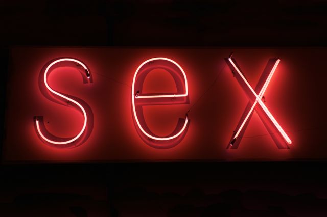 Η πρώτη επιστημονική επιθεώρηση για την πορνογραφία