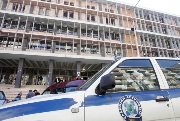 Διακινητής μεταναστών ετών 15 συνελήφθη στη Θεσσαλονίκη