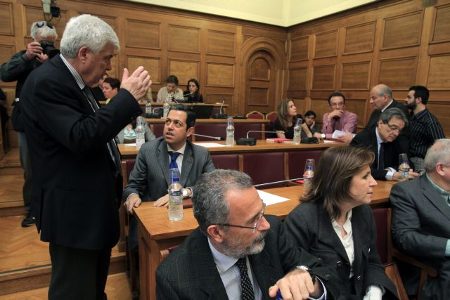 Βολές κατά Χατζηδάκη από βουλευτές του ΠΑΣΟΚ