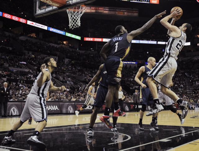 Επιτέλους νίκη για τους Σίξερς, 17 νίκες σερί για τους Σπερς