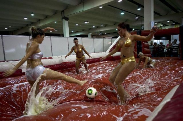 Γκολ στο γήπεδο και… στα κρεβάτια θέλουν οι Βραζιλιάνοι