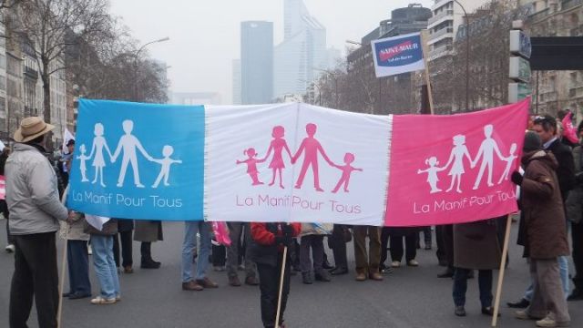 Ο Μπρινό δεν μπορεί να ψηφίσει αν δεν πάει σπίτι να αλλάξει μπλούζα