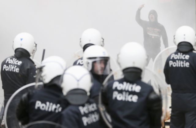 Βίαια επεισόδια σε διαδήλωση στο Βέλγιο κατά των πολιτικών λιτότητας
