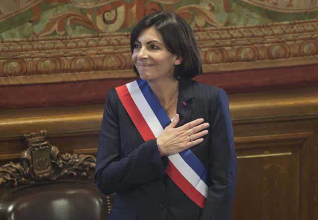 Η Αν Ινταλγκό και επίσημα η πρώτη γυναίκα δήμαρχος του Παρισιού