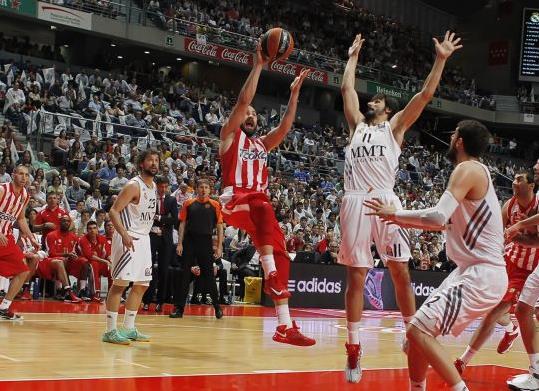 Ο Ολυμπιακός με άδεια χέρια από τη Μαδρίτη και ελπίδα το ΣΕΦ