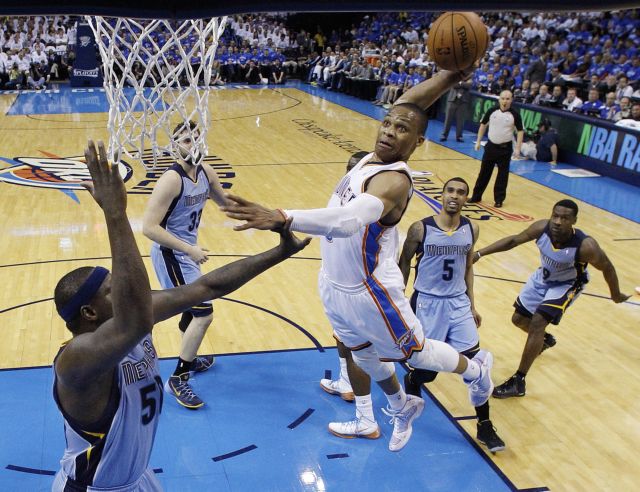 Ισοφάρισαν Μέμφις και Κλίπερς σε 1-1 τις νίκες