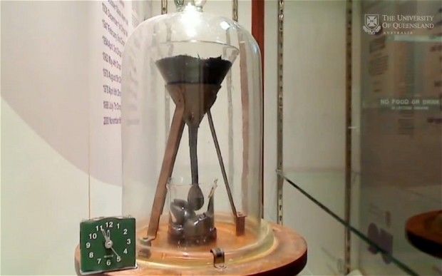 Στιγμή κορύφωσης για το μακροβιότερο πείραμα του κόσμου