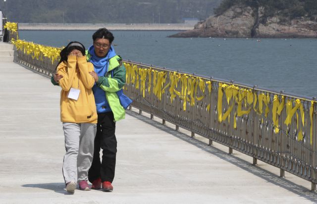 Στους 159 ο αριθμός των νεκρών από το ναυάγιο στη Ν.Κορέα