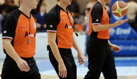 Αυτοί «σφυρίζουν» τους «αιώνιους» σε Μόσχα και Μαδρίτη