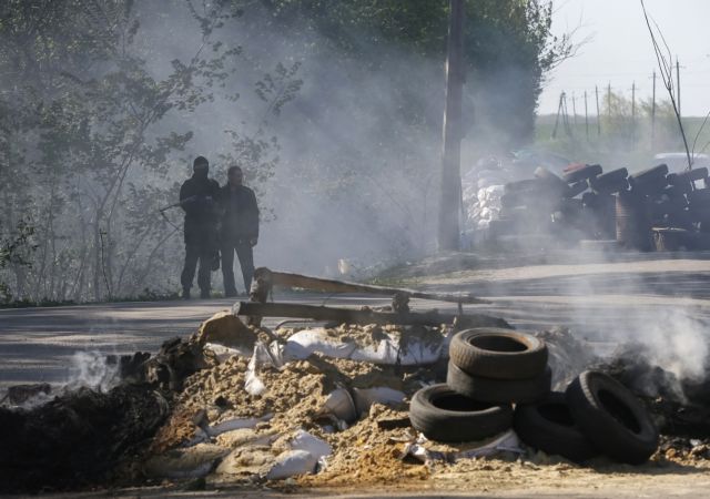 Σε αποκλεισμό του Σλαβιάνσκ προχωρούν οι ουκρανικές δυνάμεις