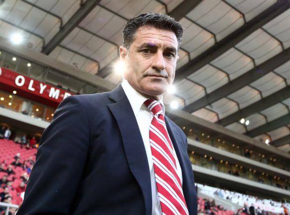 Μικρό ρόστερ και παιδιά από την ακαδημία τα πλάνα του Μίτσελ