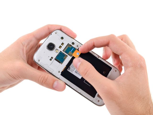 Πώς θα αναγνωρίσετε ένα Samsung Galaxy S4 – «μαϊμού»