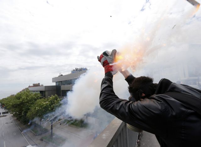 Πεδίο μάχης η Κωνσταντινούπολη στις πρωτομαγιάτικες διαδηλώσεις