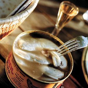 Έκρηξη… παστής ρέγγας προκάλεσε χάος σε πόλη της Σουηδίας