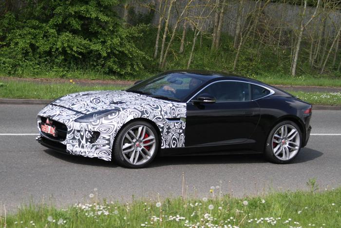Jaguar F-Type: Γάτα με… 4×4 πέταλα