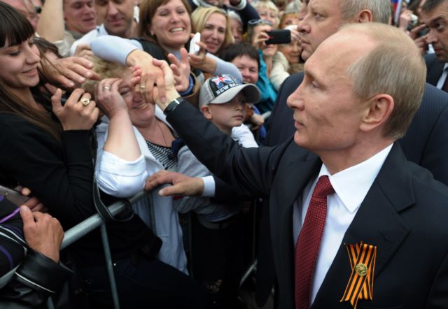 Τη «ρωσική» Κριμαία επιδεικνύει στην υφήλιο ο Βλαντιμίρ Πούτιν