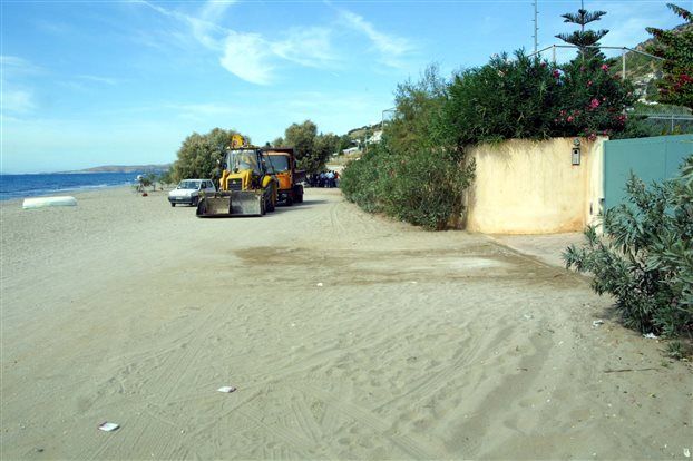 Τι απαντά το υπουργείο Οικονομικών για το νομοσχέδιο για τον αιγιαλό