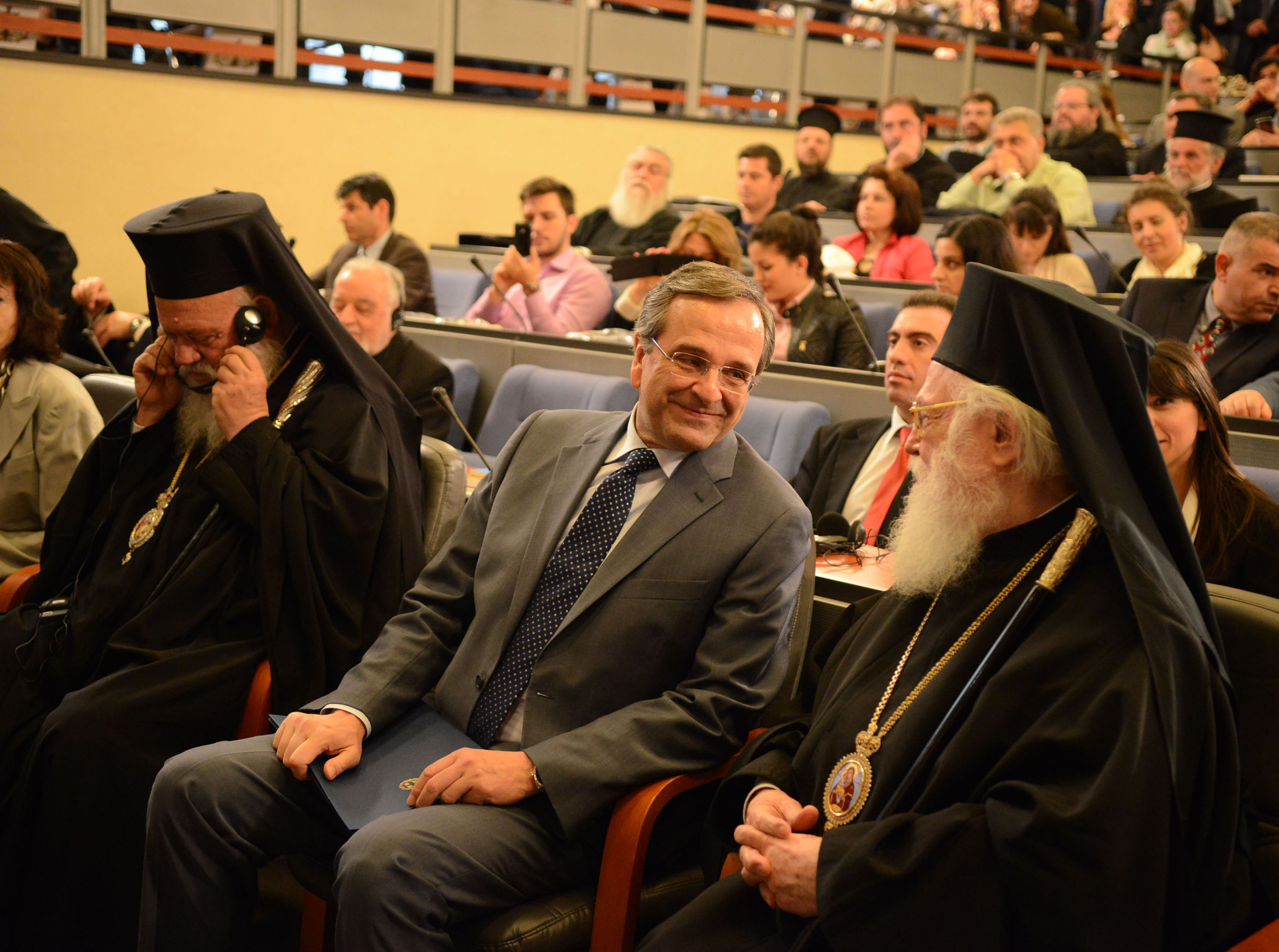 Σαμαράς: Μας ενδιαφέρουν οι άνθρωποι, όχι οι αριθμοί