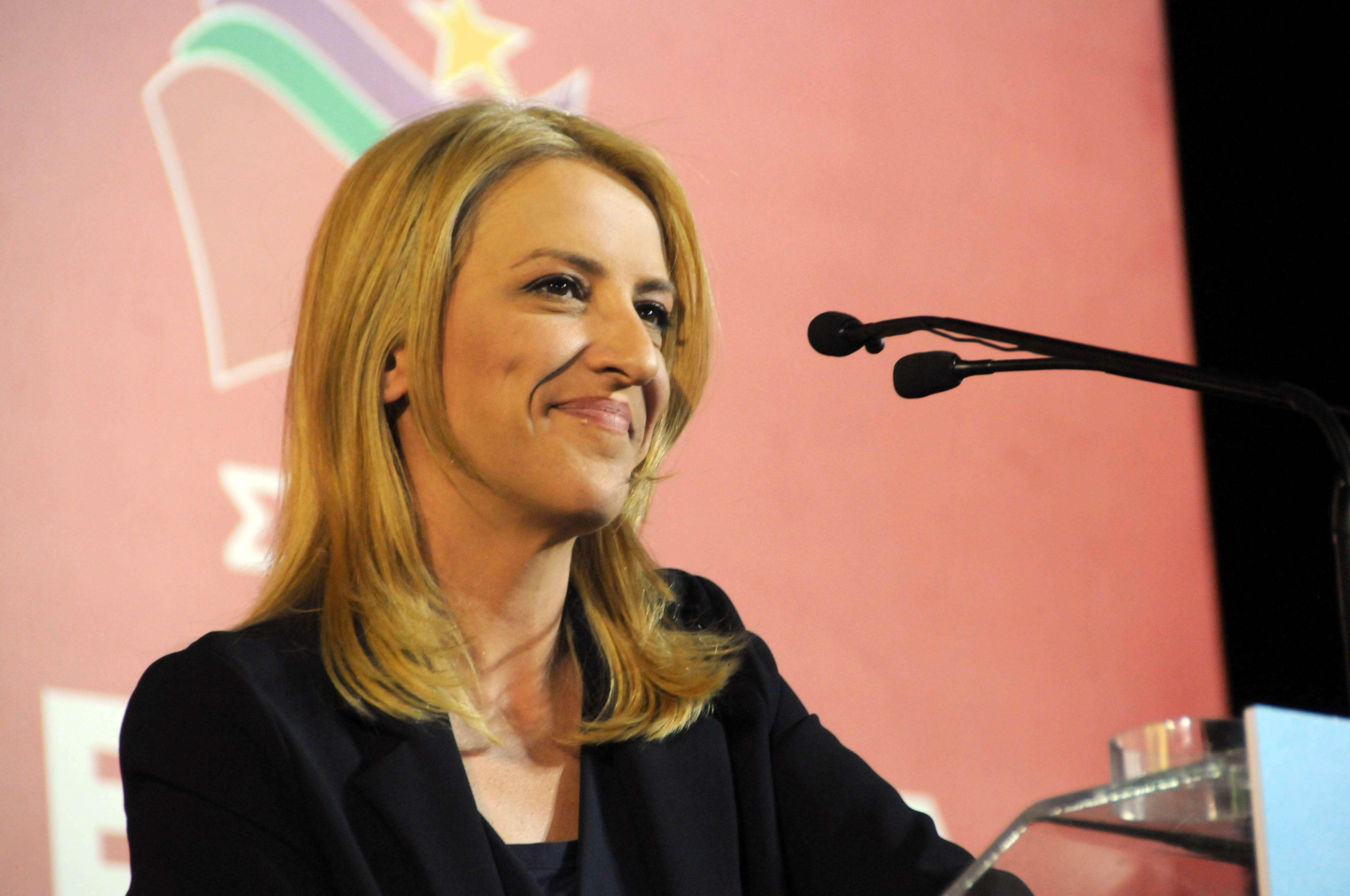 Σκληρές απαντήσεις σε Πάγκαλο από Ρένα Δούρου και Ενεργούς Πολίτες