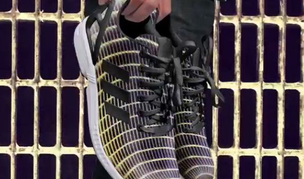 Φωτογραφίες από το Instagram σε παπούτσια της adidas